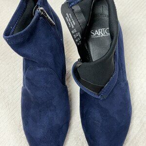 NEW-Sarto-Women-89577291-A-KACEE-Blue Velvet Heel boots.Sz-6,5M.China.Heel-3,5 .